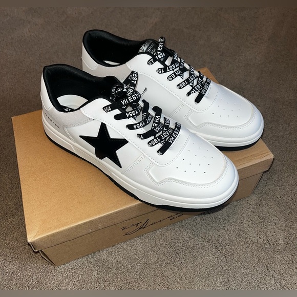 Vintage Havana Shoes - NEW In Box Vintage Havana Women’s size 8.5 Kathy White Sneakers